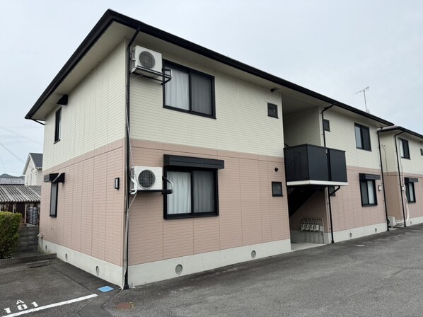 エスポワールA棟の物件外観写真